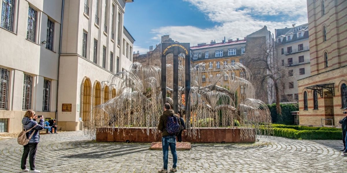 Budapest's Jewish Quarter: A Blend of Past and Present